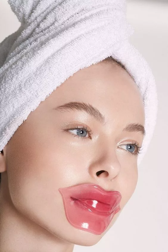 ماسک لب ورقه ای هیالورونیک اسید بیواکوا BIOAQUA